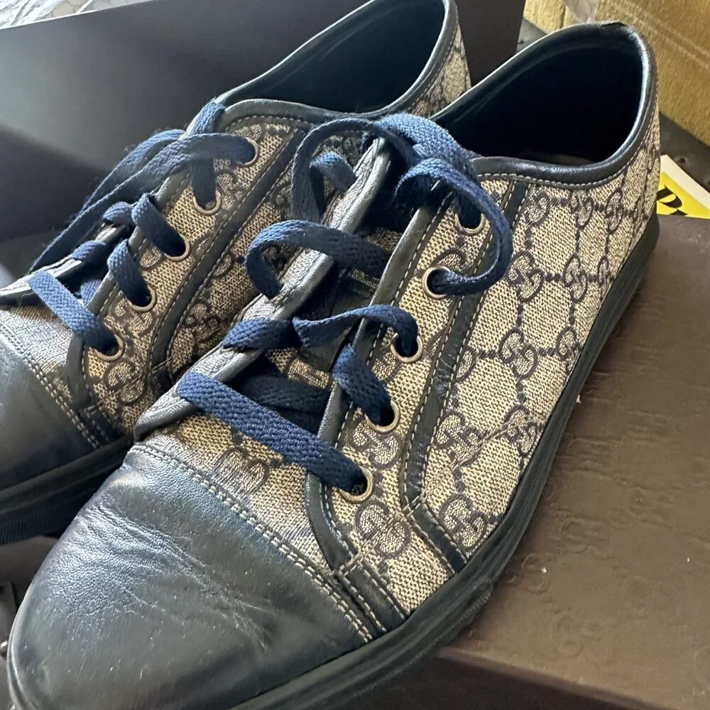 Gucci Navy Blue and Beige GG Canvas Low-Top Sneakers